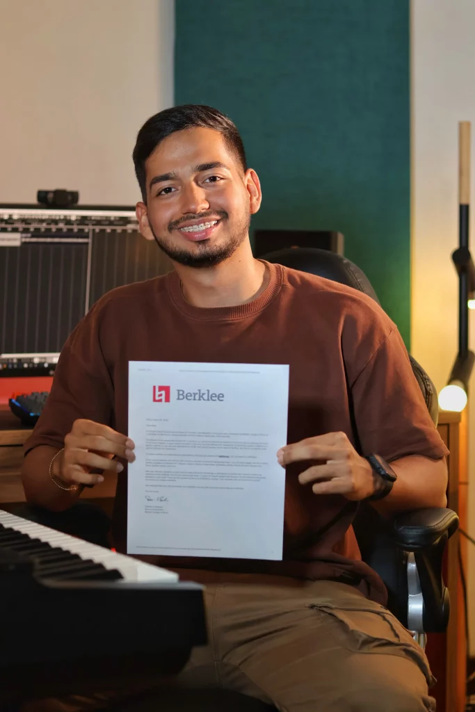 Eliab Sandoval estudiante unac de licenciatura en musica quien ingreso a Berklee