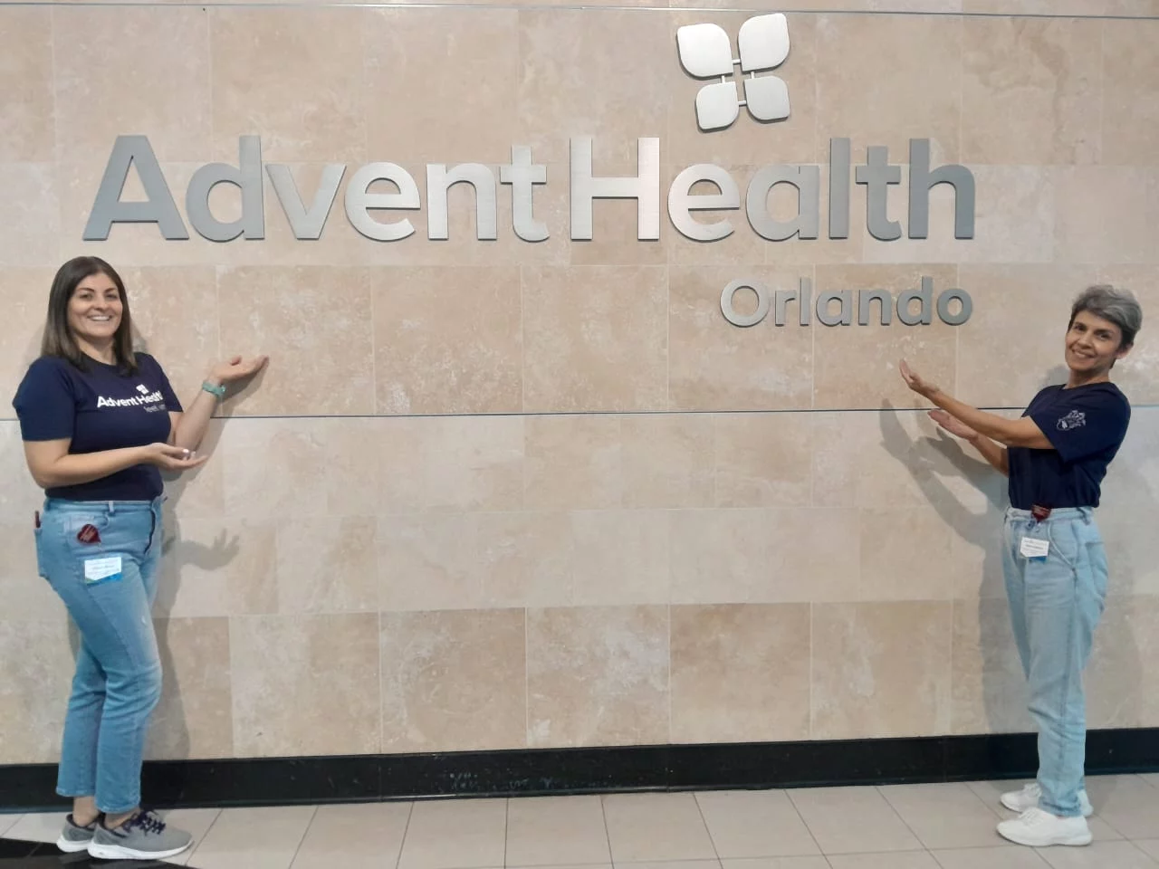 Eliana Quintero y Andrea Muñoz en Advent Health Orlando