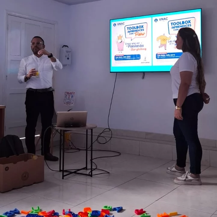 El docente Luis Peña que genero el taller Toolbox para aprendices con flow