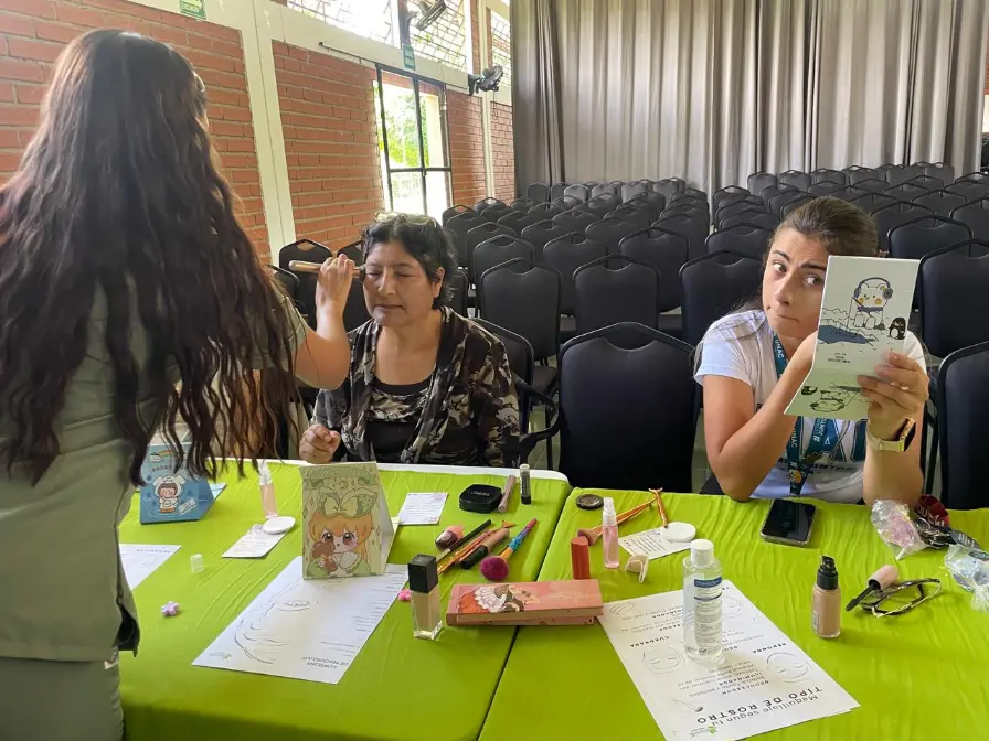 Colaboradores UNAC participando de las actividades de la Semana de la Salud y Talento Humano UNAC 2024 en conferencias exclusivas para mujeres min