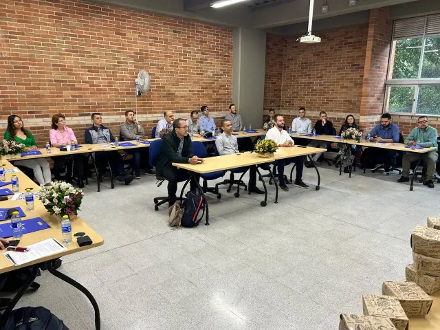 Asistentes al encuentro de empresarios en el marco del 3er Encuentro de Programas de Ingeniería Industrial REDIN donde la UNAC participo 2