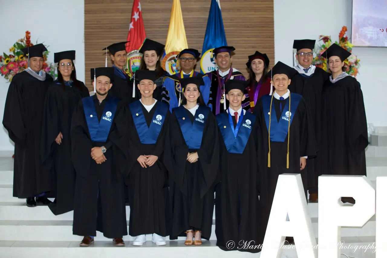 Graduandos del programa de la tecnologia en atencion prehospitarlaia de la unac extension bucaramanga