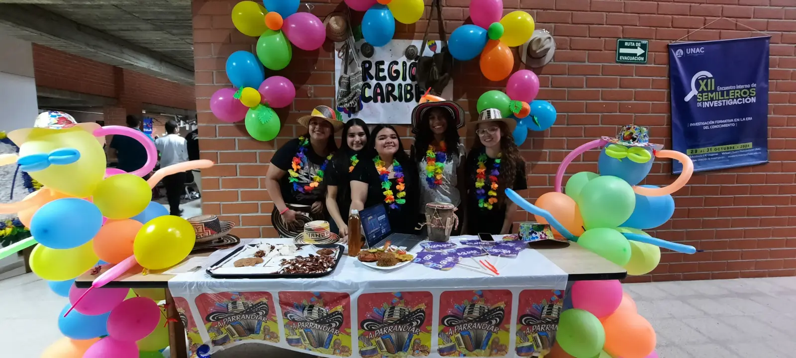 Region caribe representada por algunas estudiantes de la Lienciatura en Educacion Infantil UNAC en la feria cultural