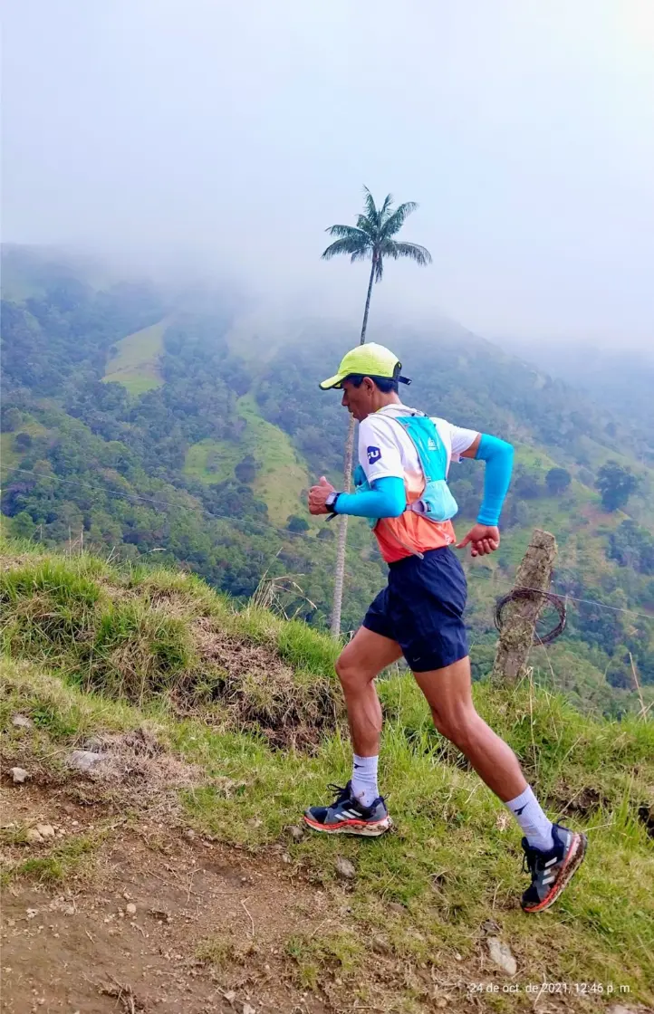 Julian Vinasco egresado unac corriendo de manera nacional ver 4