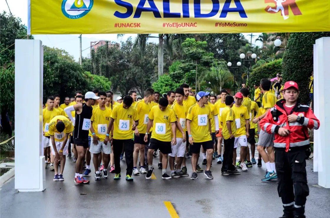 Maratones UNAC con diferetes estudiantes que hoy son egresados